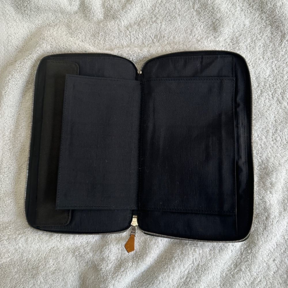 Hermes 'Fourre Tout PM' Zippy Wallet - Picture 10 of 15